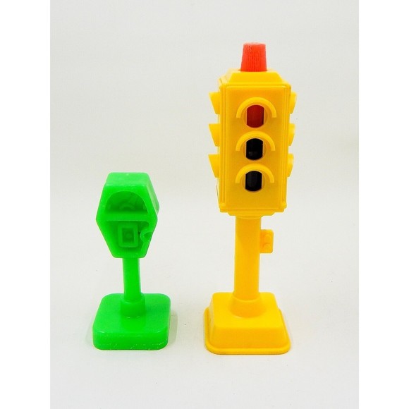 Fisher Price Little People 2500 Main Street Lot Traffic Light Green Park Meter - Picture 6 of 11
